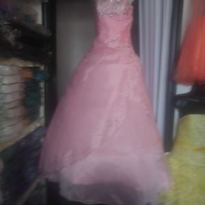 Quinceanera. Dress and bouquet.